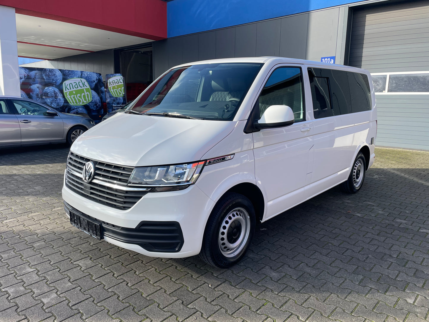 Volkswagen T6.1 Camper 2.0 TDI 150PS Schaltgetriebe unfallfrei | Wohnmobil mit Navi, PDC, Rückfahrkamera | Campervan Umbau 5 Sitzer