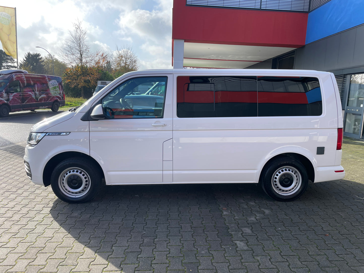 Volkswagen T6.1 Camper 2.0 TDI 150PS Schaltgetriebe unfallfrei | Wohnmobil mit Navi, PDC, Rückfahrkamera | Campervan Umbau 5 Sitzer