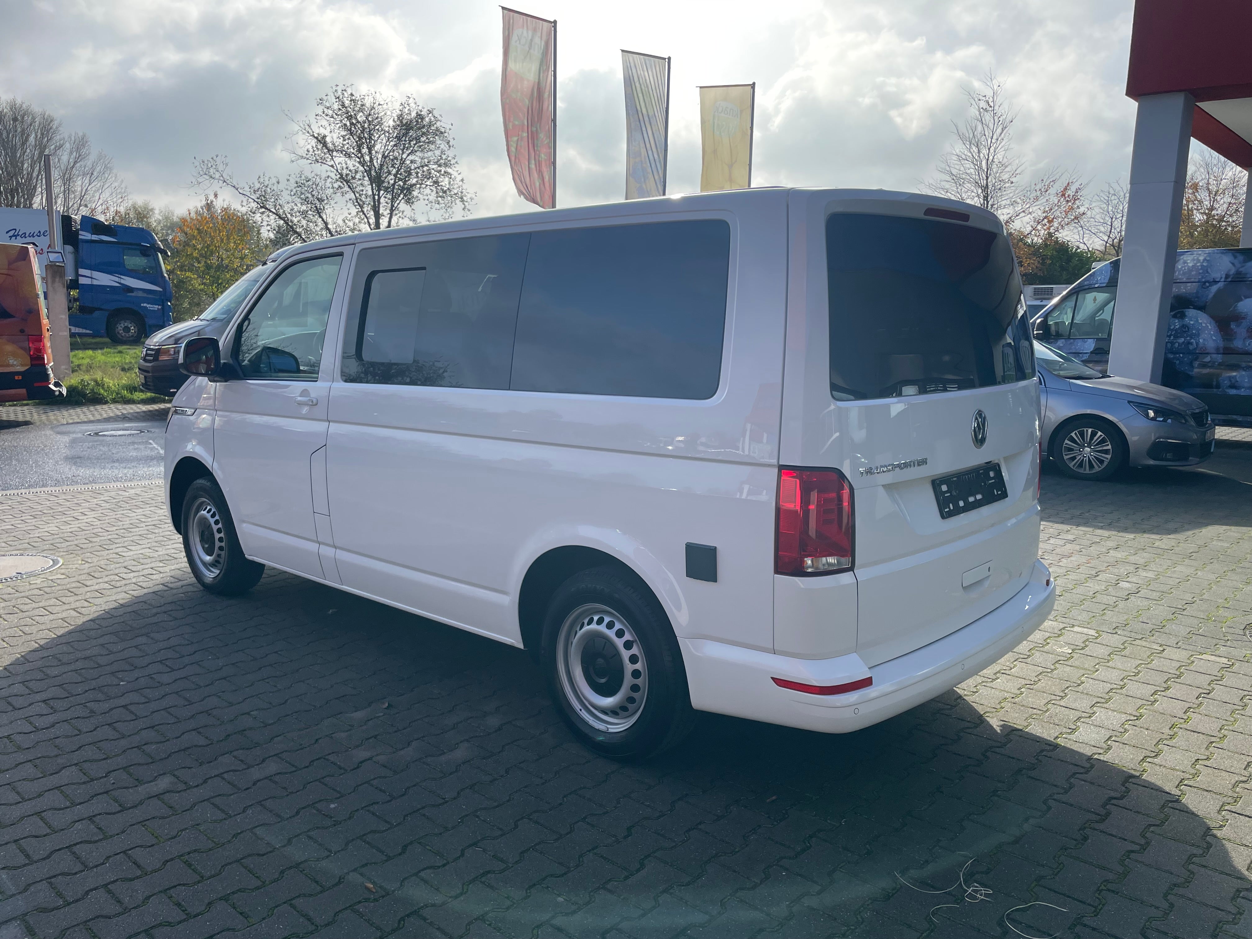 Volkswagen T6.1 Camper 2.0 TDI 150PS Schaltgetriebe unfallfrei | Wohnmobil mit Navi, PDC, Rückfahrkamera | Campervan Umbau 5 Sitzer