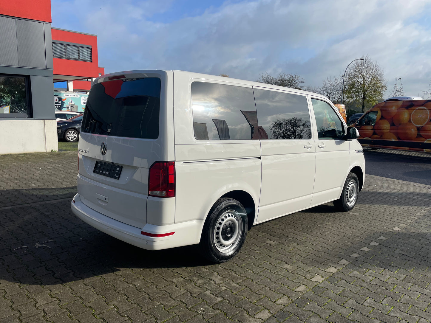 Volkswagen T6.1 Camper 2.0 TDI 150PS Schaltgetriebe unfallfrei | Wohnmobil mit Navi, PDC, Rückfahrkamera | Campervan Umbau 5 Sitzer