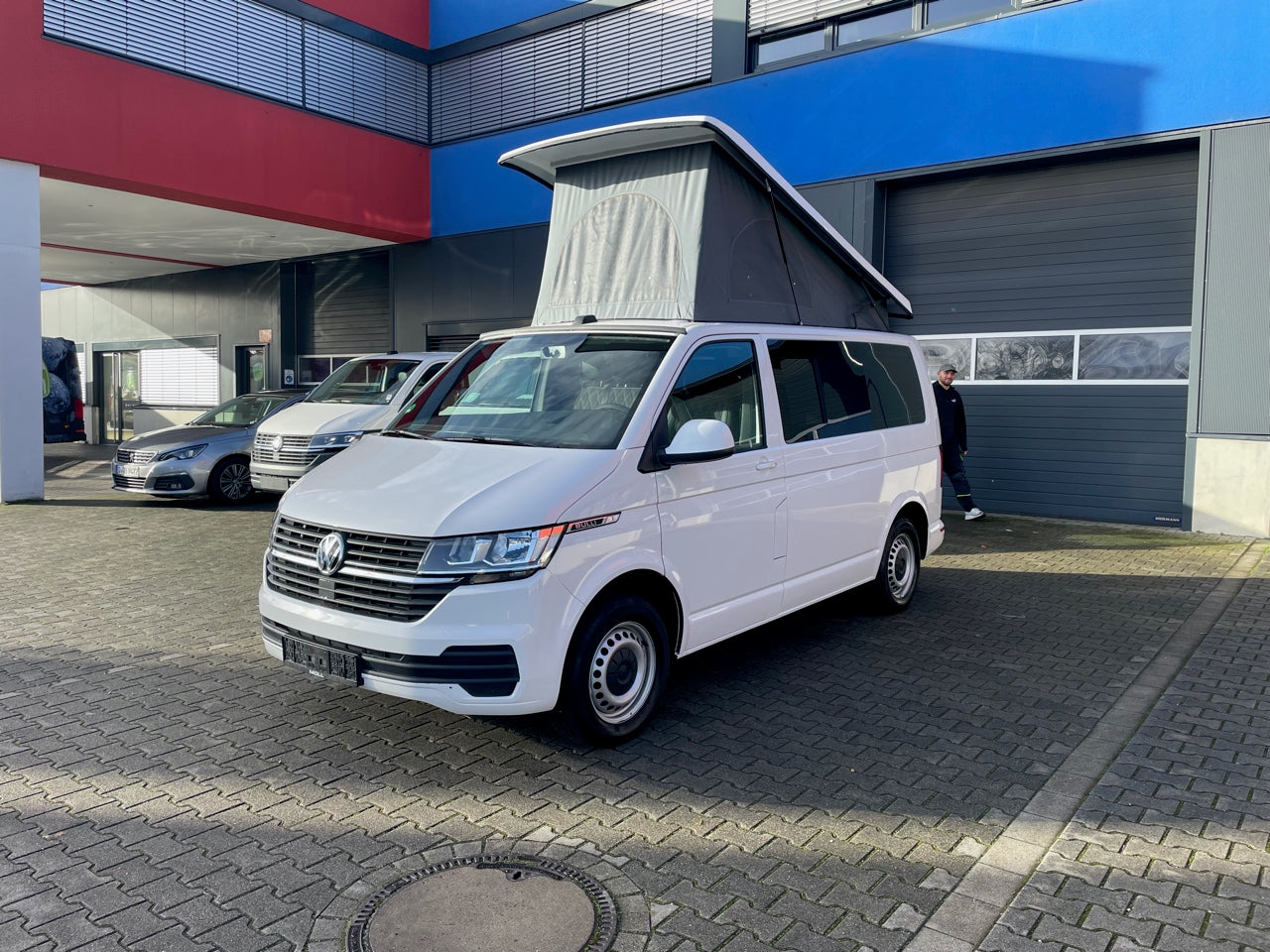 Volkswagen T6.1 Camper 2.0 TDI 150PS unfallfrei | Wohnmobil mit Hubdach Schlafdach, PDC, Navi, Rückfahrkamera