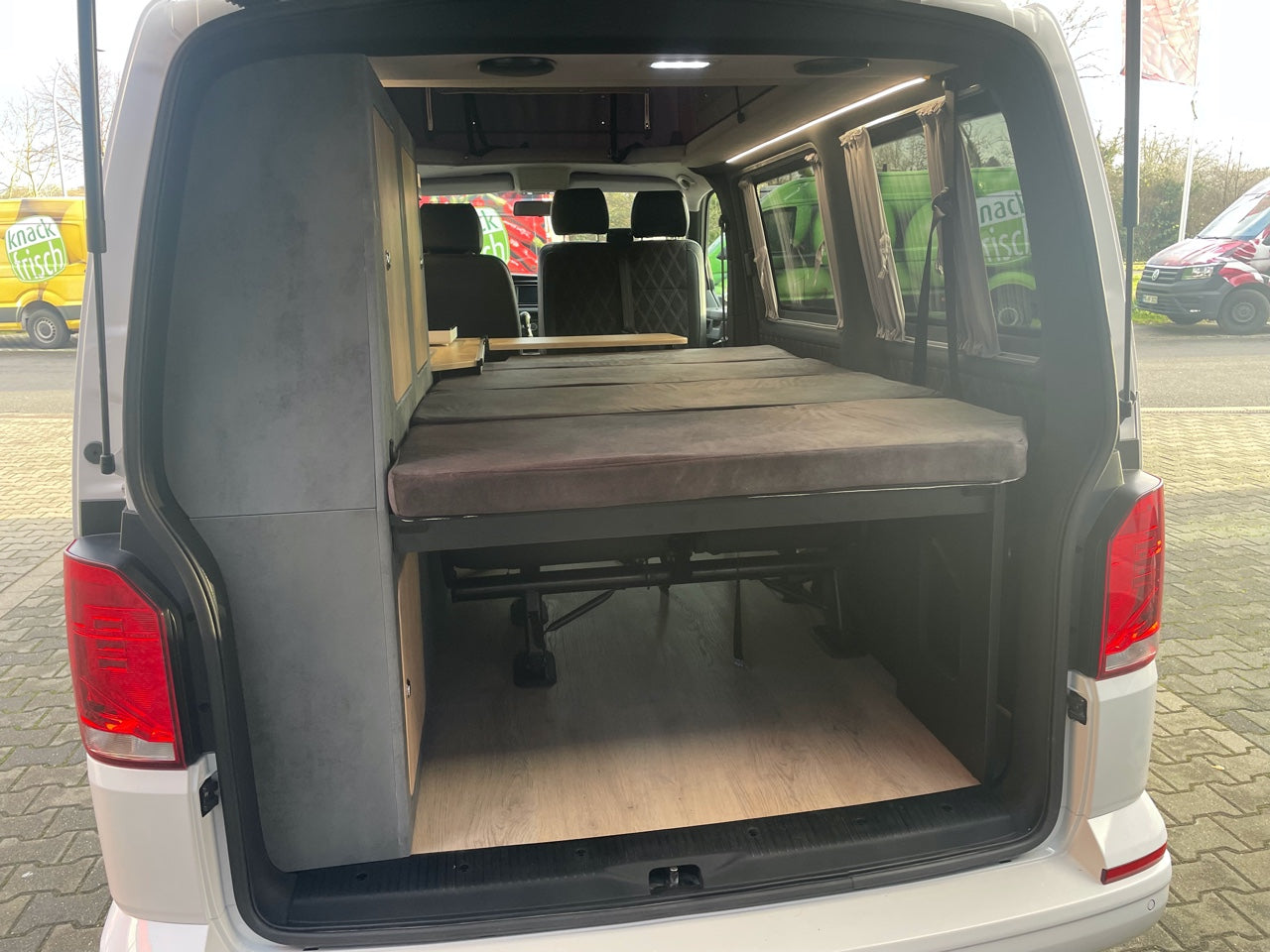 Volkswagen T6.1 Camper 2.0 TDI 150PS unfallfrei | Wohnmobil mit Hubdach Schlafdach, PDC, Navi, Rückfahrkamera