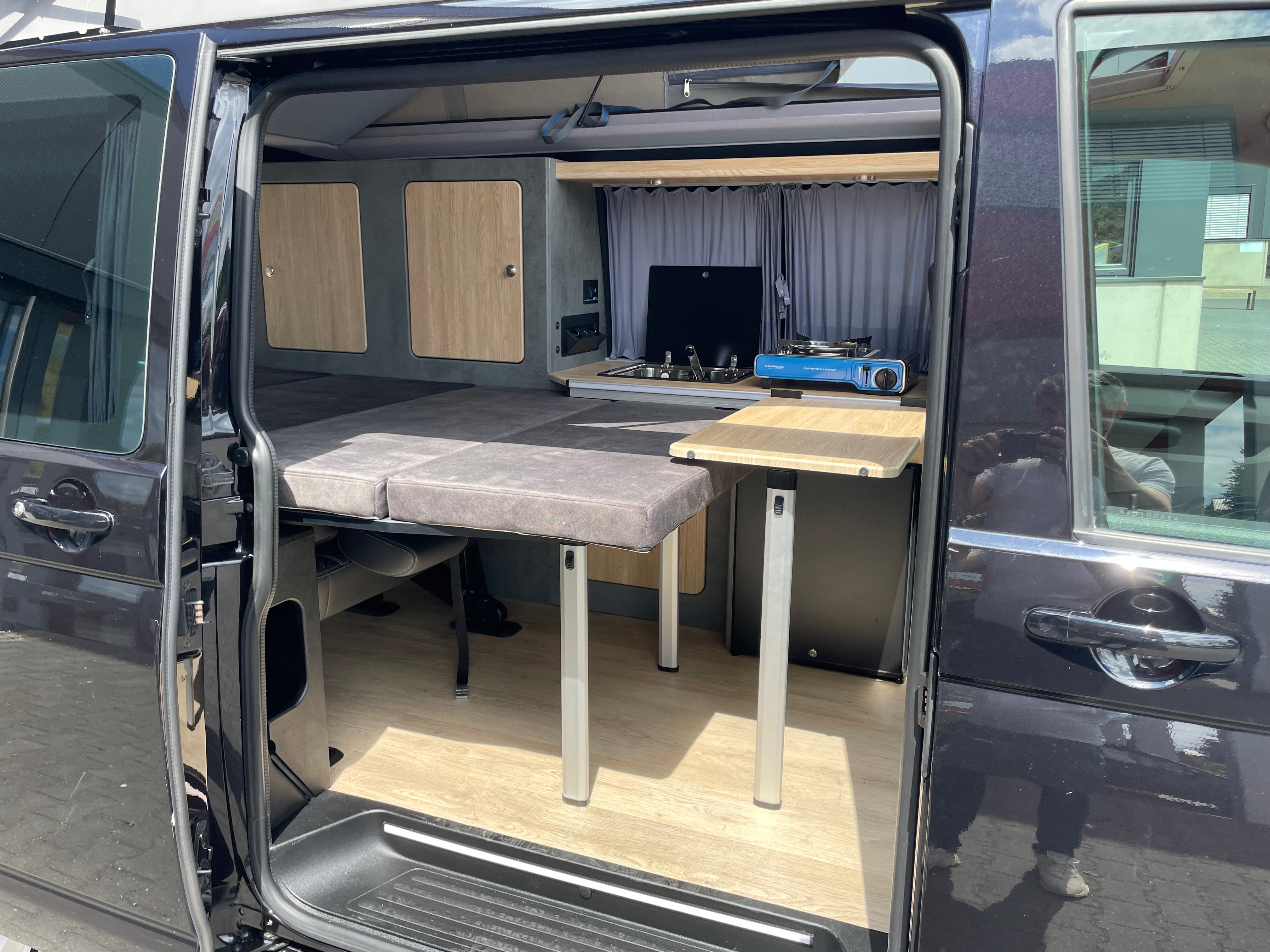 Volkswagen T6 4MOTION (Allrad) Camper 2.0 TDI 150PS unfallfrei | Wohnmobil mit Hubdach Schlafdach, PDC, Navi, Rückfahrkamera | Campervan Umbau 5 Sitzer