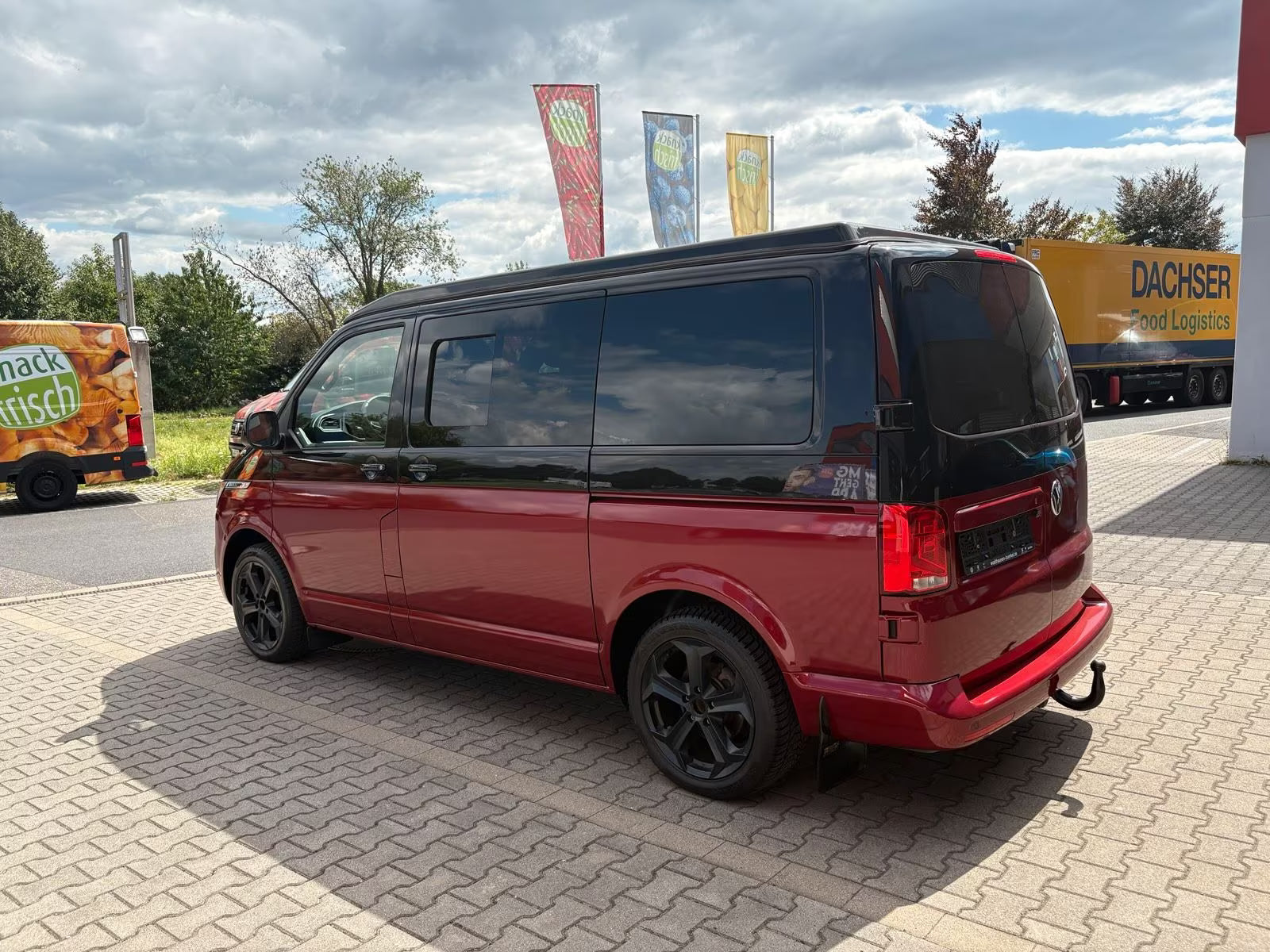 Volkswagen T6.1 Camper 2.0 TDI DSG 150PS unfallfrei | Wohnmobil mit Hubdach Schlafdach, PDC, Navi, Rückfahrkamera | Campervan Umbau 5 Sitzer VW