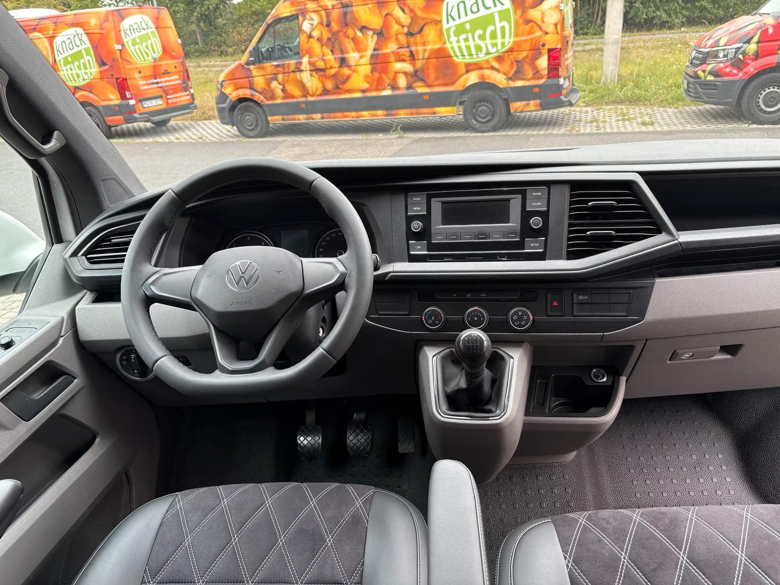 Volkswagen T6.1 Camper 2.0 TDI 150PS unfallfrei | Wohnmobil mit Hubdach Schlafdach, PDC, Rückfahrkamera | Campervan Umbau 5 Sitzer | VW