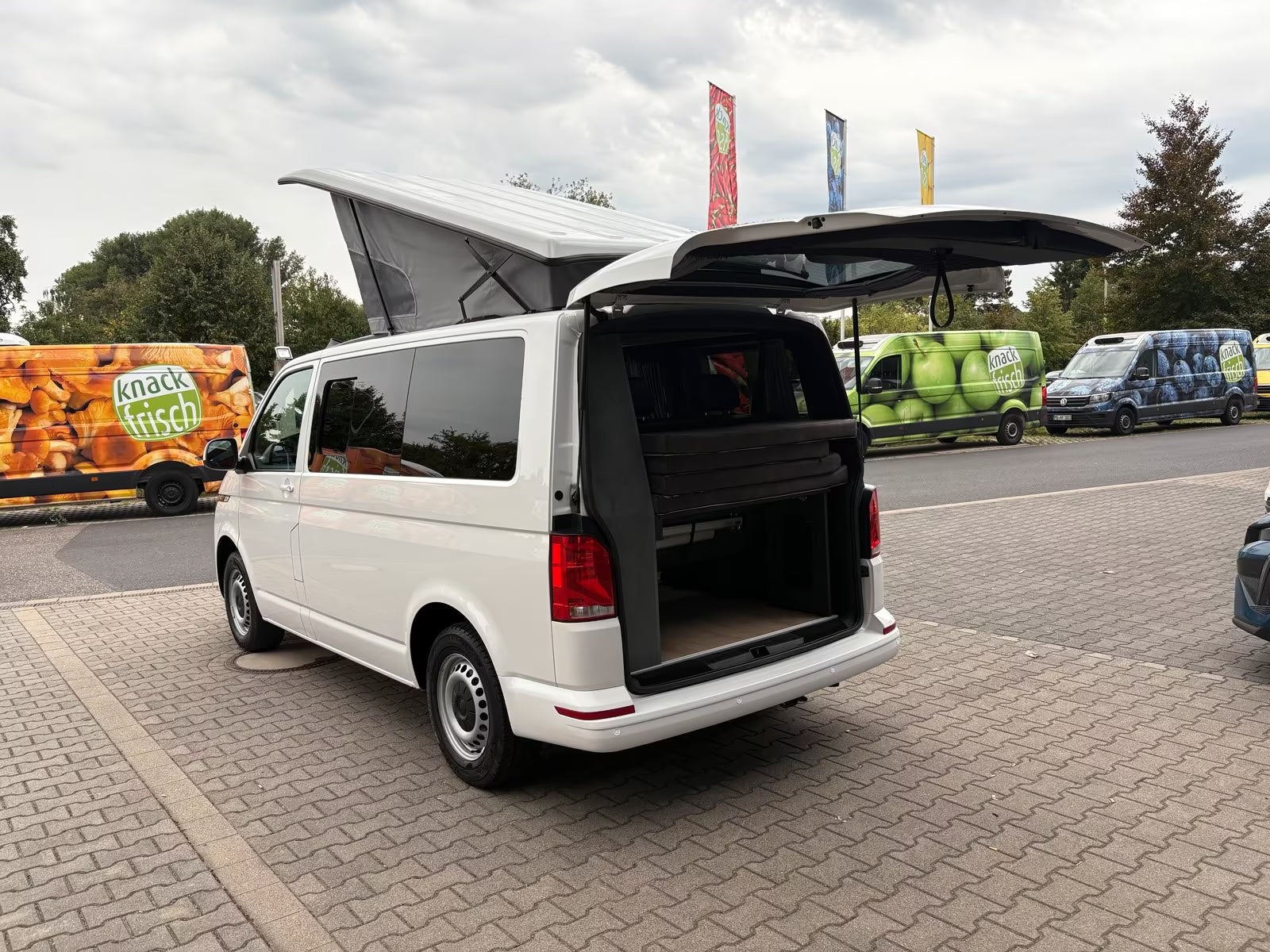 Volkswagen T6.1 Camper 2.0 TDI 150PS unfallfrei | Wohnmobil mit Hubdach Schlafdach, PDC, Rückfahrkamera | Campervan Umbau 5 Sitzer | VW